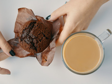 Nem bolo, nem achocolatado: esse é o maior erro que as pessoas cometem no café da manhã e gera pico de insulina no sangue