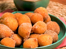 Bolinho de chuva de bolo de cenoura é o quitute FÁCIL e GOSTOSO que vai deixar a família inteira querendo mais