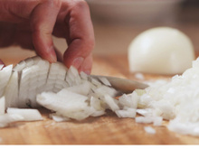 9 benefícios impressionantes da cebola para a saúde: o que acontece com o seu corpo se comer o vegetal diariamente