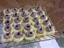 Canapés de azeitonas pretas