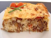 Torta de mandioca com carne seca