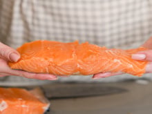Como tirar o cheiro de peixe das mãos: truques simples e rápidos que realmente funcionam