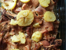 Bisteca assada com batatas