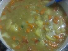 Sopa de ervilha com legumes