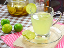 Suco de caju com limão super refrescante