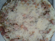 Arroz de forno com calabresa e queijo