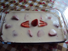 Pavê creme de chocolate com morango