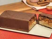 Sobremesa Snickers na travessa: aprendi a fazer o bombom gigante que é melhor que o original no TudoGostoso