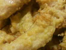 Frango empanado de queijo