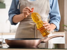 Cheiro de fritura em casa ficou para trás: é só ferver essas sobras de comida para não ter mais esse problema