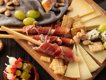 Tábuas de frios digna de profissional: 8 truques de montagem para impressionar os convidados