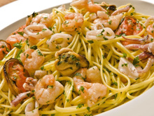 Macarrão com frutos do mar: 20 receitas do TudoGostoso