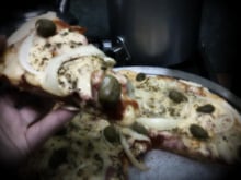 Pizza  a jato de calabresa