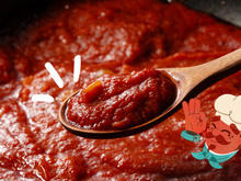 Deixe o molho de tomate menos ácido com um ingrediente simples (não é açúcar!) que você provavelmente já tem em casa