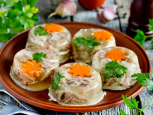 Destronou o Cuscuz Paulista: aparência de prato típico da culinária eslava gera sensações. Você comeria essa gelatina?