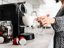 Faça seu próprio café profissional em casa com essas cafeteiras em oferta no esquenta da Black Friday