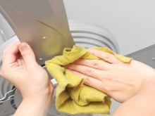 Nem aspirador de pó, nem água sanitária: como limpar seu ventilador de teto de forma fácil e sem danificá-lo