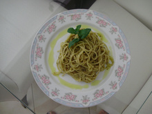 Espaguete com Pesto de Hortelã e Amêndoas