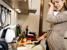 Chega de chorar ao cortar cebola: a ciência descobriu a melhor maneira para evitar as lágrimas na hora de cortar o alimento