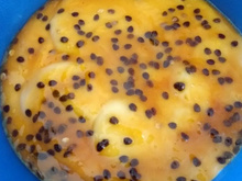 Mousse de maracujá com calda da fruta