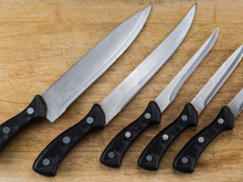 Facas na mesa: conheça as principais que não podem faltar na sua cozinha