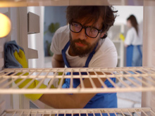 A borracha da geladeira também precisa ser limpa: aprenda agora como fazer do jeito certo e o melhor ingrediente para isso