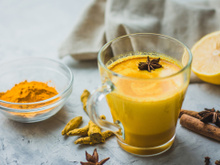 Leite dourado: conheça a bebida indiana que promete ativar o metabolismo e ajudar no emagrecimento