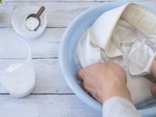 Você não faz, mas deveria: aqui estão os motivos para sempre fazer pré-lavagem das suas roupas