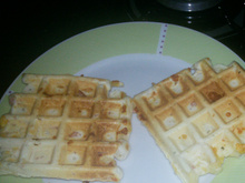 Waffle de presunto e queijo