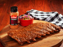Costelinha com dry rub suíno e salada de repolho 