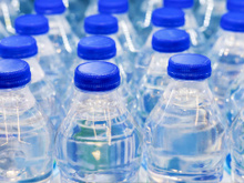 Quanto tempo dura a água engarrafada? Meses ou anos? Essa é uma informação essencial que todos deveriam saber