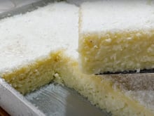 Nem ovo, nem fermento: bolo de tapioca com cocada mole é a receita mais fácil e surpreendente que você vai ver hoje