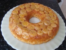 Bolo de banana de frigideira fácil para variar o café da manhã ou o lanche da tarde. Veja a receita!