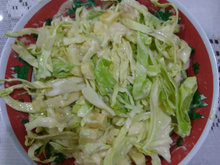 Salada crua de repolho e abacaxi
