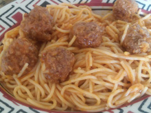 Espaguete com amôndegas