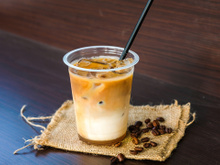 Café gelado feito do jeito perfeito para não ficar aguado: aqui estão os segredos de barista para a bebida de verão