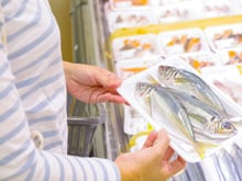 Muitos dão preferência para o atum e para o salmão, mas esse peixe tem mais vitamina D e é muito mais barato!