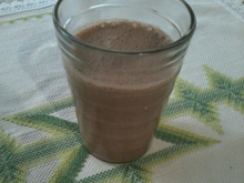 Batida de frutas e chocolate