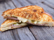 Misto-quente de alho: receita para incrementar o lanche