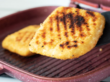 Pão de queijo macio de 10 minutos: como fazer receita de frigideira de apenas 5 ingredientes para um lanche rápido