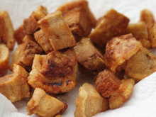 Receita de torresmo crocante sem óleo e muita proteína: o petisco que cabe em qualquer dieta