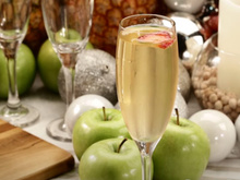 Deixe o champagne mais especial com esta receita de drink de Ano-Novo