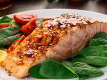 Gorduras boas: entenda como oleaginosas, sementes e peixes podem baixar o colesterol ruim