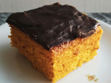 Depois de inúmeras tentativas fracassadas, finalmente entendi por que meu bolo de cenoura dava errado