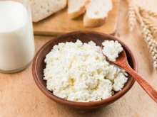 Transforme o leite em ricota com apenas um ingrediente: é muito fácil e você vai amar!