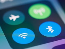 Quase ninguém sabe, mas manter o Wi-Fi do celular desligado ao sair de casa é indispensável para melhorar a segurança do seu smartphone