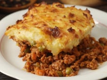 Escondidinho de mandioca com carne irresistível e livre de gruminhos