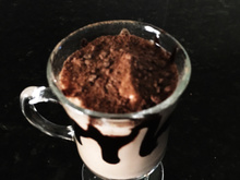 Milk shake de achocolatado crocante com amendoim