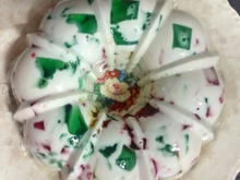 Gelatina colorida com maria-mole