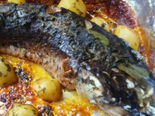 Peixe assado recheado